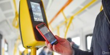 В московских автобусах заработает бесконтактная оплата со смартфонов