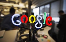 Большинство сотрудников Google будут работать из дома до середины лета 2021 года