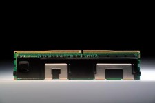Intel начинает продажи оперативной памяти за $8250