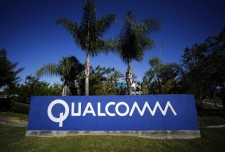 Крупный производитель чипов Qualcomm собирается уволить три тысячи сотрудников и произвести раскол компании