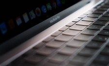Apple выпустит радикально обновлённый MacBook Pro летом 2021 года