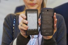 Yota Devices переносит производство YotaPhone в Китай